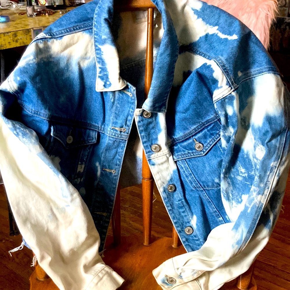 Cropped bleached Jean jacket